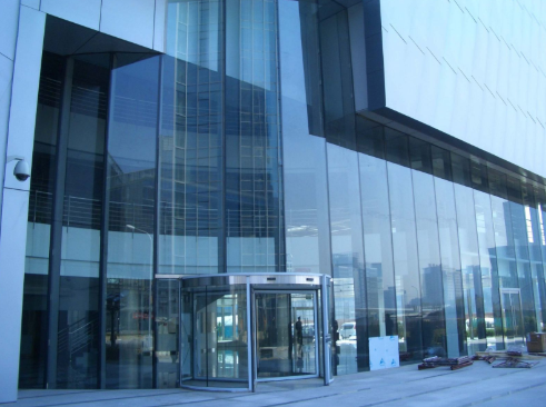 Kính Cường Lực 12mm Gắn Liền Thiết Kế Hiện Đại