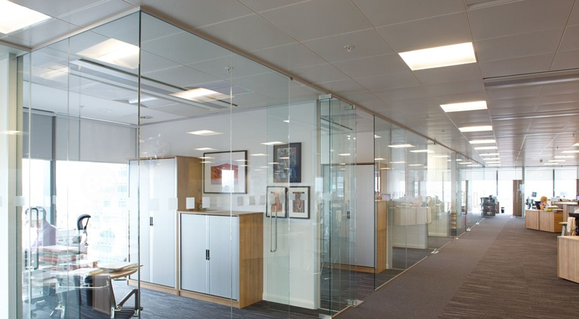 Ứng Dụng Kính Cường Lực Cho Gia Đình Và Văn Phòng