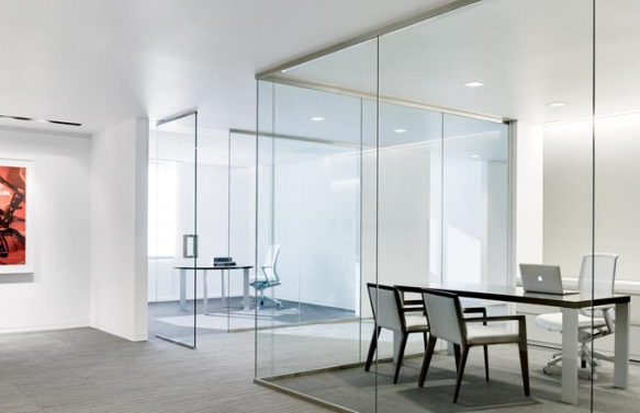 Giúp Căn Nhà Tỏa Sáng Với Vách Kính Cường Lực