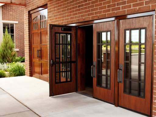 Lựa Chọn Cửa Kính Cường Lực Cho Cửa Hàng