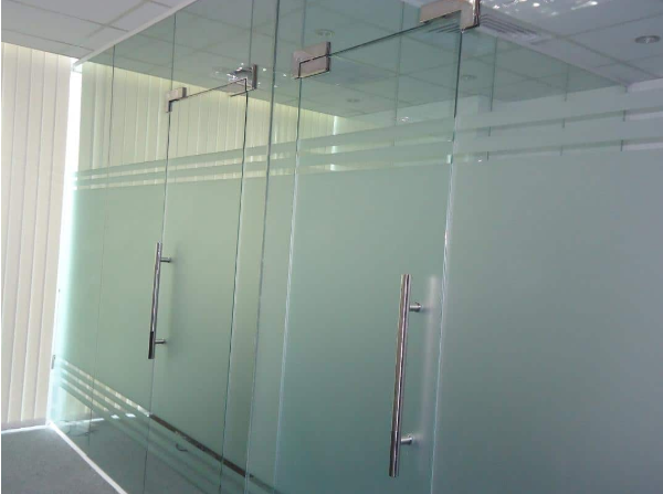 Cửa Kính Cường Lực 10mm Đang Là Sự Lựa Chọn Số 1