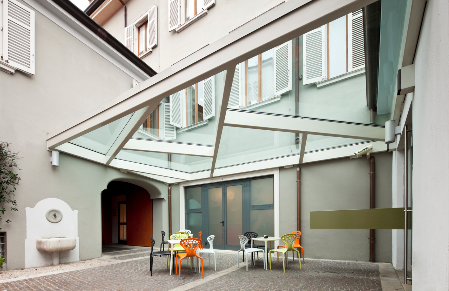 Cấu Tạo Và Ứng Dụng Của Mái Kính Cường Lực Trong Đời Sống