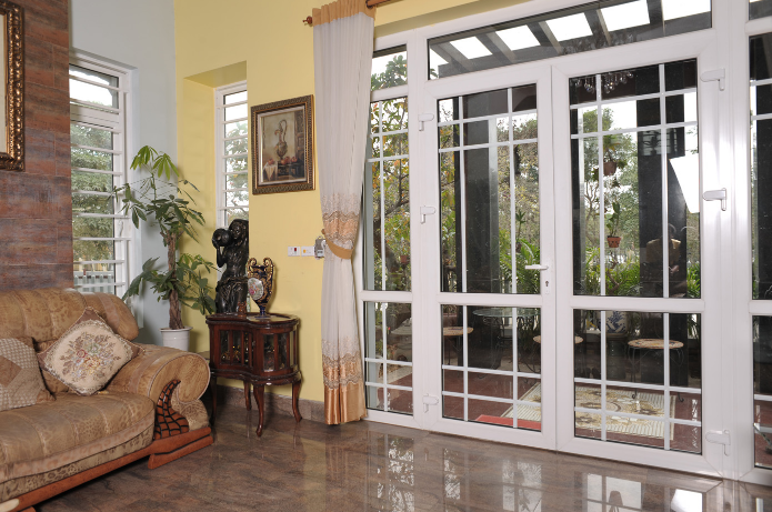 Mách bạn 4 cánh chống nóng nhà có cửa kính hướng tây