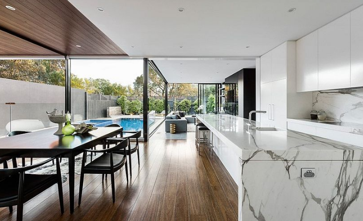 Mách bạn 7 lợi ích khi sử dụng kính cường lực trong thiết kế nội thất