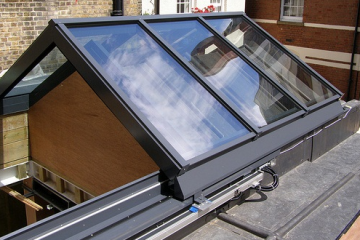 20++ mẫu mái che bằng kính cường lưc lấy sáng giếng trời