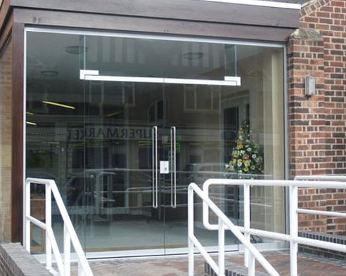 Tín Thành chuyên cung cấp các sản phẩm cửa kính cường lực chính hãng tại Hà Nội