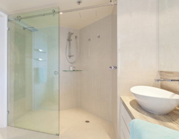 Địa chỉ thi công vách tắm kính cửa lùa được đánh giá cao tại Hà Nội