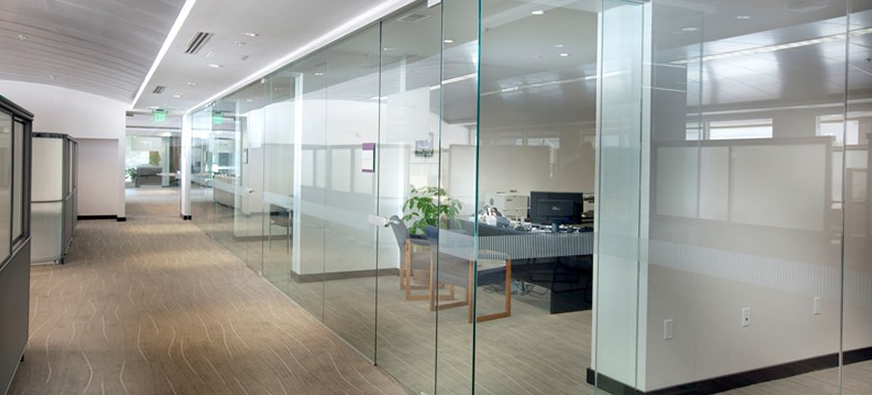 Vách kính cường lực 10mm giá 450.000 VND/M2 đến 500.000 VND/M2