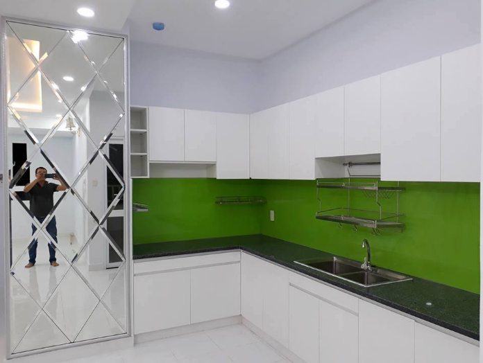 Chuyên kính màu, kính thủy dán tường ốp bếp đẹp tại Hà Nội