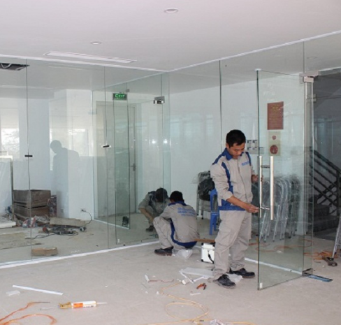 Cùng Tín Thành chia sẻ kinh nghiệm làm vách tắm kính cường lực