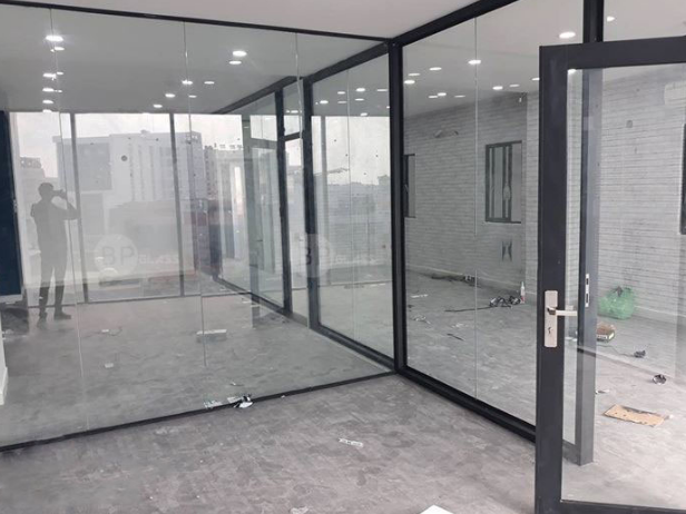 LẮP CỬA KÍNH VĂN PHÒNG CHUYÊN NGHIỆP & BÁO GIÁ THI CÔNG MỚI NHẤT