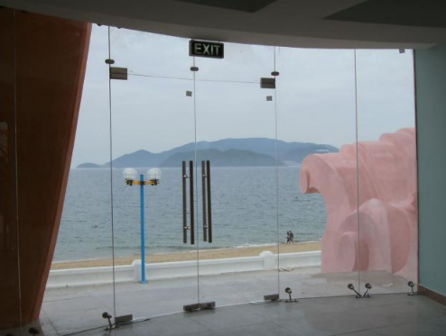 Cửa kính cường lực cao cấp giá rẻ chỉ có tại Tín Thành