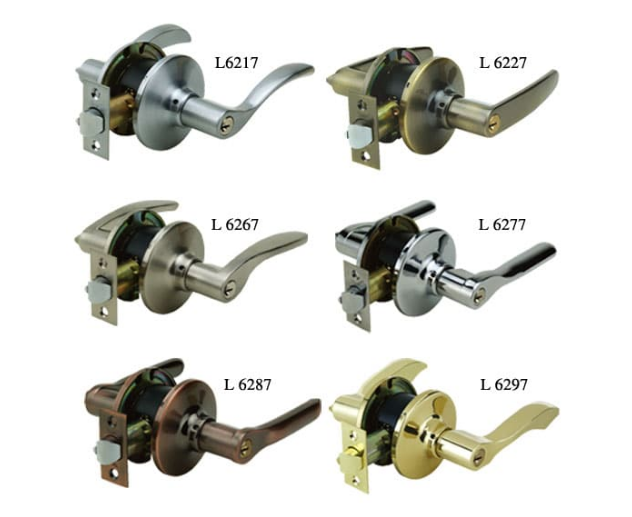 Cách xử lý khóa cửa kính bị ố màu