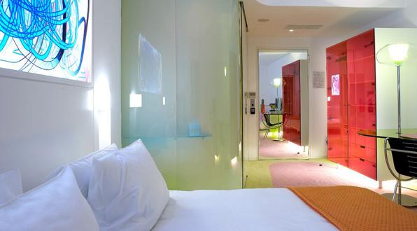 Kính sơn màu hoa văn