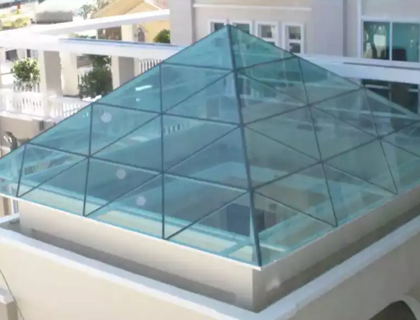 Mái che kính giếng trời nhà ống