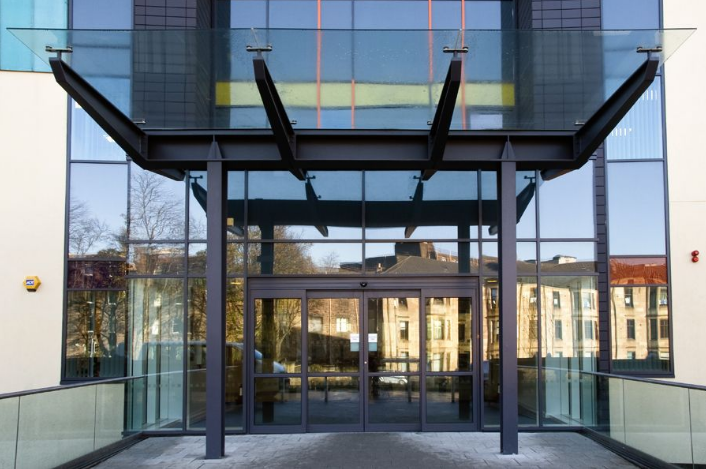 Mái kính kết hợp khung sắt 2