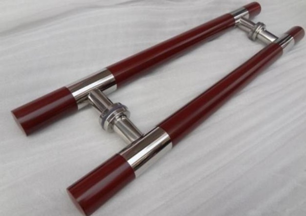 Tay nắm cửa kính vân gỗ