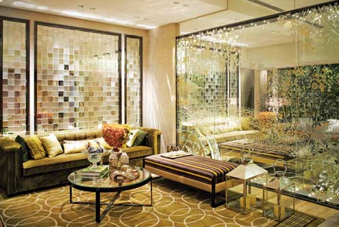 Vách kính cường lực nghệ thuật phòng khách