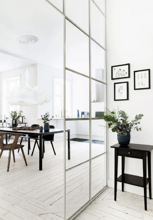 Ứng dụng vách ngăn kính trong thiết kế nhà ống