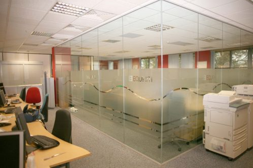 Các loại vách kính văn phòng hiện nay 1
