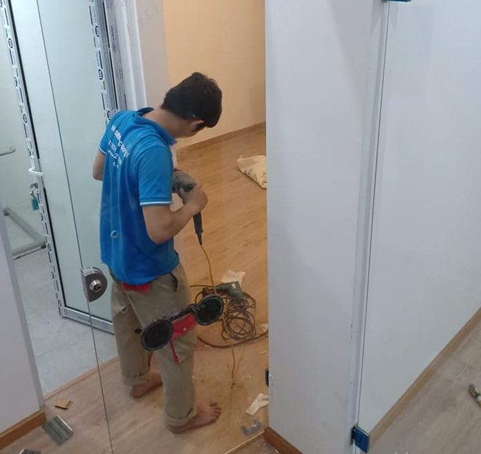 Cấu tạo bản lề cửa thủy lưc