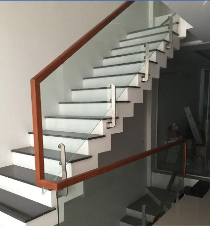 Cầu thang trụ lửng