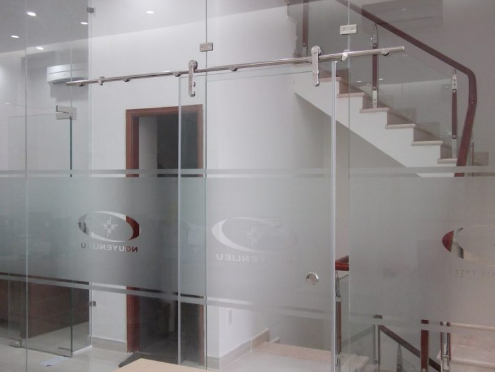 cua kinh cuong luc cua_truot_kinh_cuong_luc_01