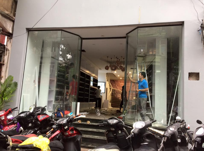 Cửa kính khung inox