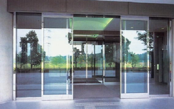 Cửa kính mắt thần