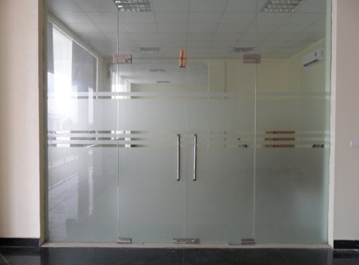 Vách kính văn phòng