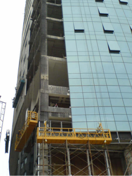 Dàn đứng thi công kính tòa cao tầng