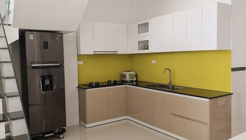 Kính màu cường lực ốp bếp