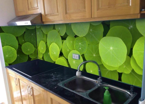 Kính Ốp Bếp Hoa Văn Nổi Bật 1