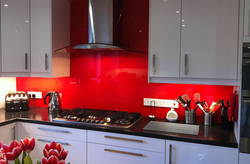 Kính Màu Ốp Bếp Màu Đỏ 1