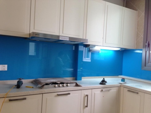 Kính Ốp Bếp Màu Xanh Nước Biển 1