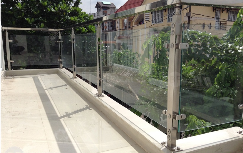 lan can kính cường lực đẹp nhất