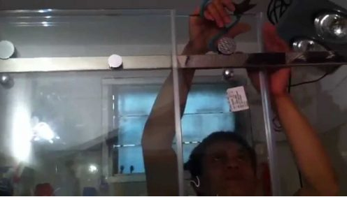 Lắp đặt cửa kính cường lực lùa tự động