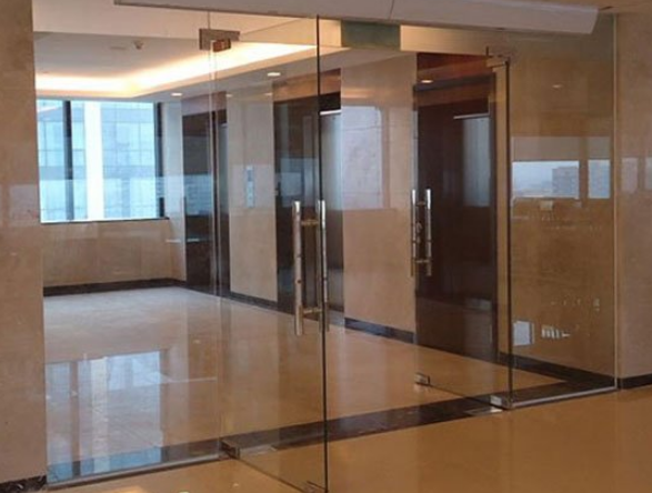 Những yếu tố giúp tăng tuổi thọ cửa kính cường lực