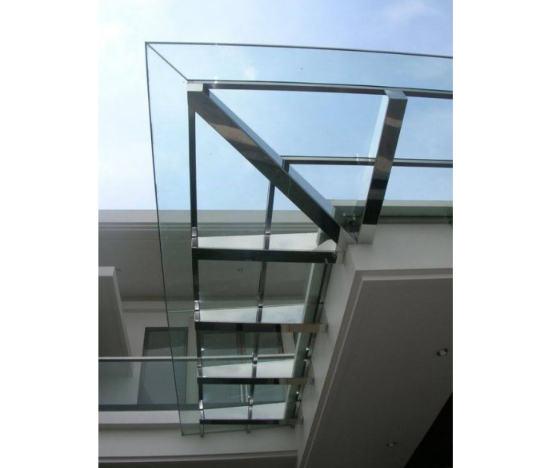 Mẫu mái kính khung inox sang trọng 2