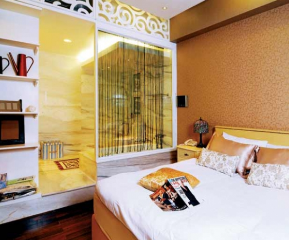 Vách kính cường lực phòng ngủ 2