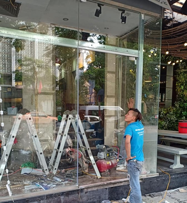 Thi công cửa kính cường lực Hà Nội