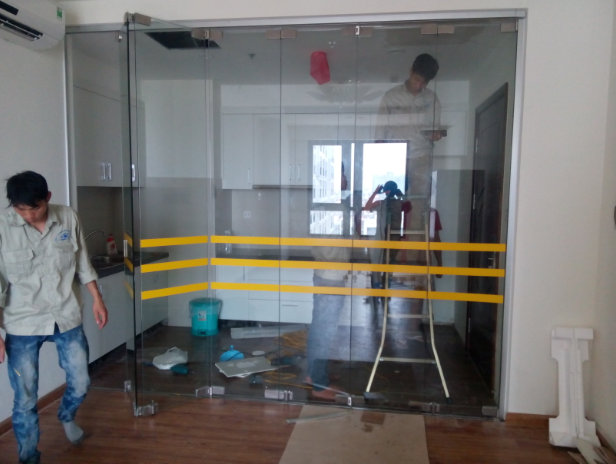 Thi công cửa kính cường lực Hà Nội 1