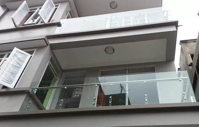 Tiêu chuẩn vách kính ban công chất lượng cao