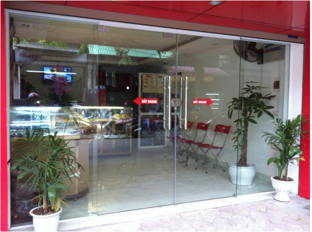 Cửa Kính Cường Lực Lùa Cửa Hàng Điện Thoai