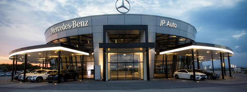 Vách kính showroom đẹp tại Hà Nội 1