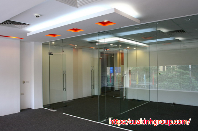 vách ngăn kính cường lực văn phòng