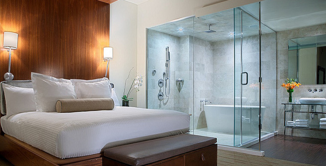 phòng tắm kính trong phòng ngủ độc đáo 1
