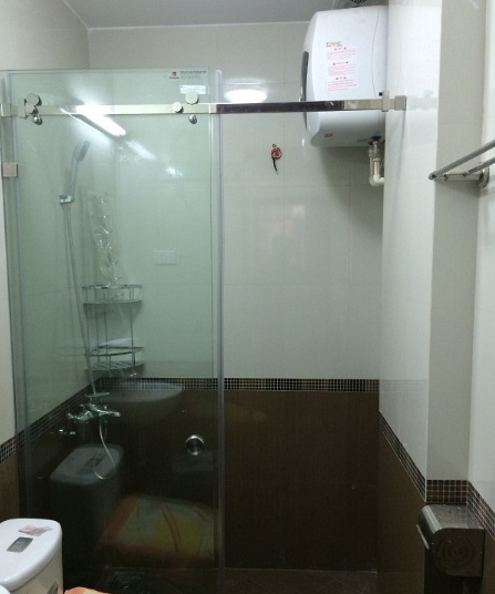 Vách kính tắm trượt 2